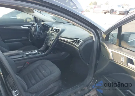 2017 Ford Fusion S z USA, uszkodzony, nr VIN 3FA6P0G76HR140936